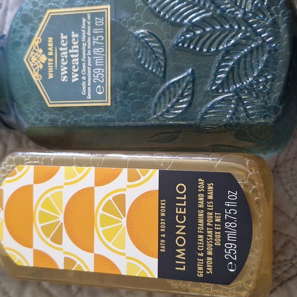 COPY - Bath & Body Works foaming Hand Soap x 2. Never opened! - Picture 2 of 3